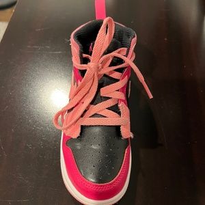 Girls sneakers
